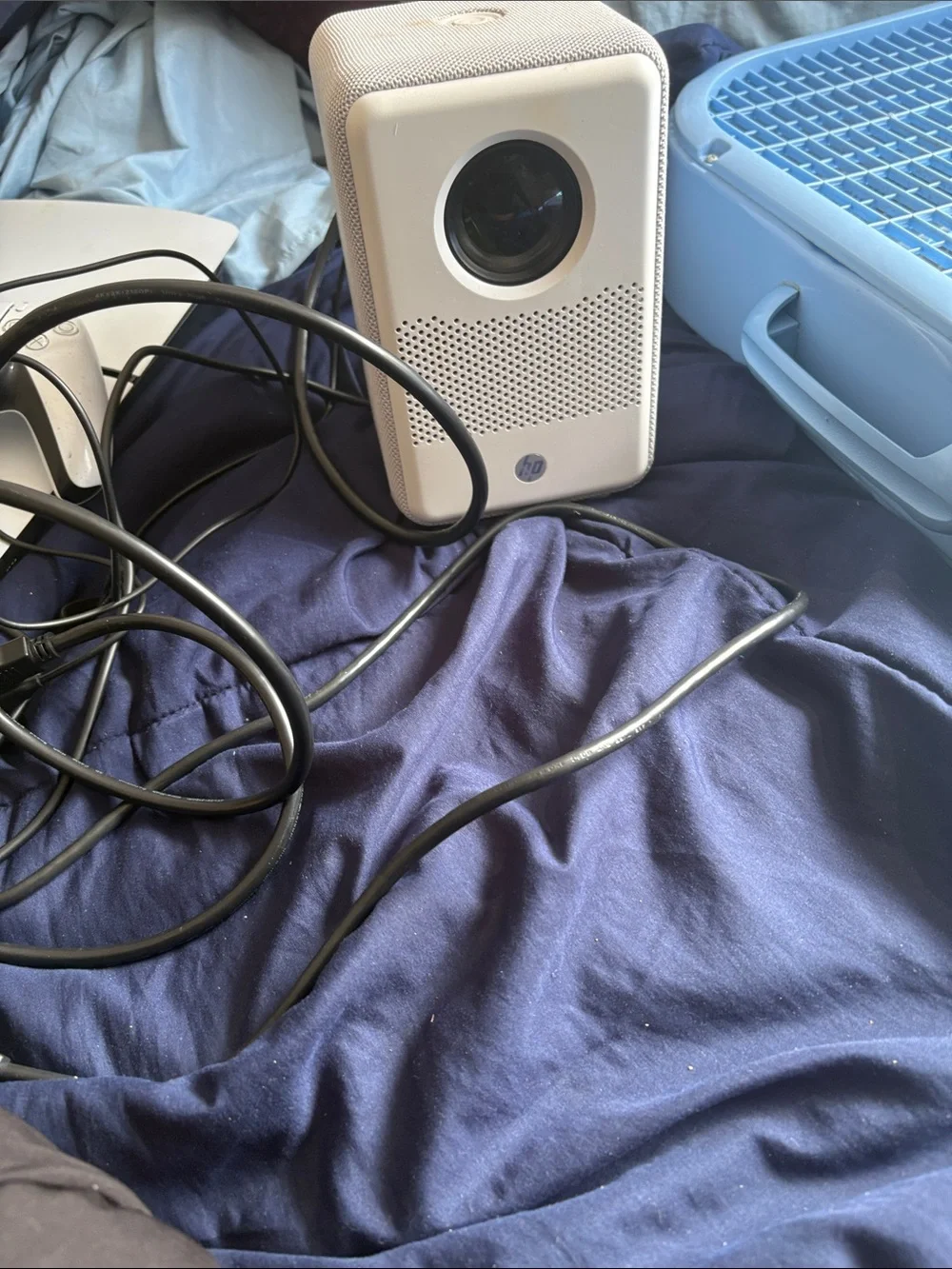 HP White Portable Projector with Built-In Speaker